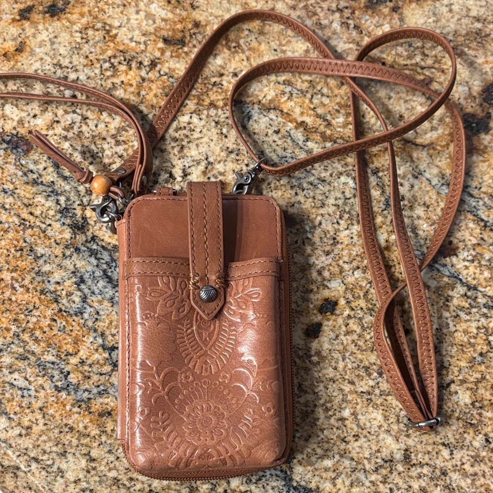 The Sak Silverlake Smartphone Wallet
